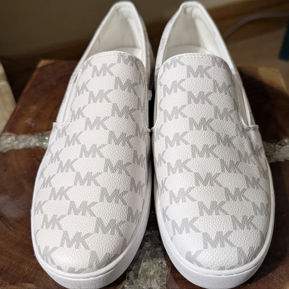 Michael Kors Teddi Sig Logo PVC Canvas Slip-on Sneakers sz 8.5 Grey on White - Picture 11 of 13